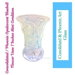 Consolidated Phoenix Opalescent Bluebell Flower Vase